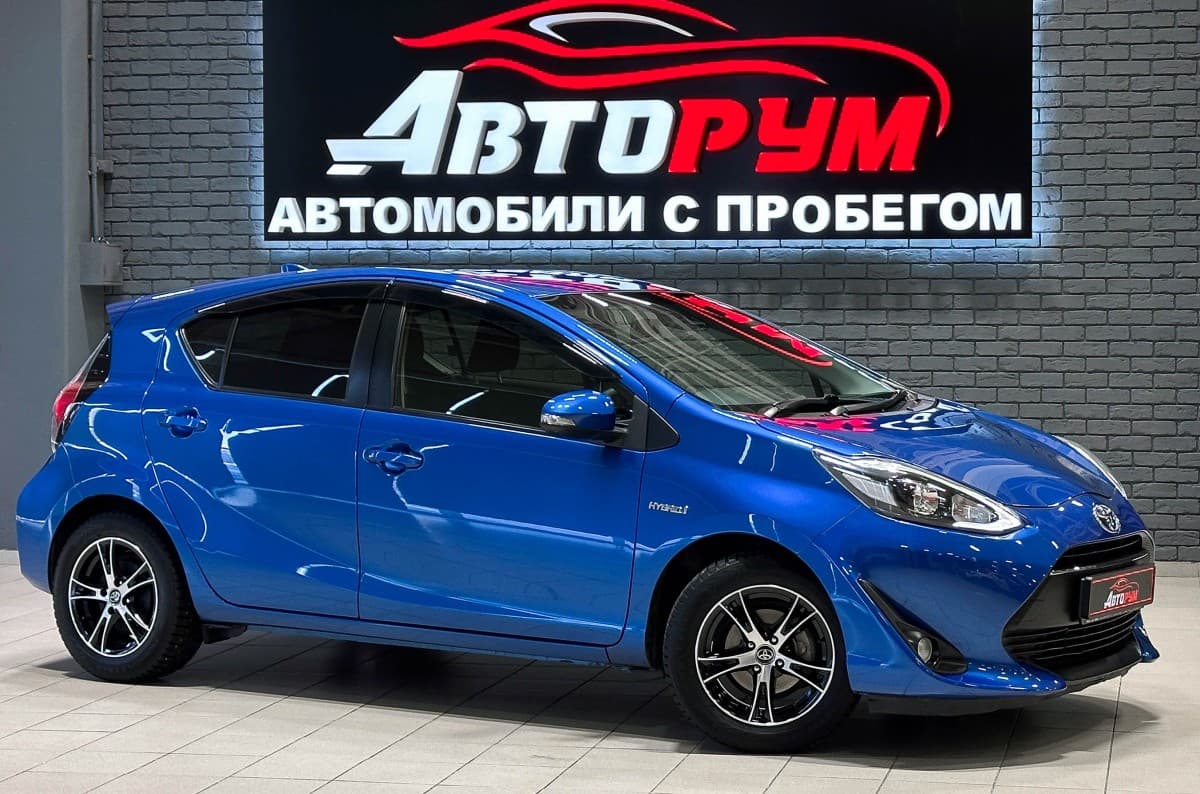 Toyota Aqua Hybrid - 1